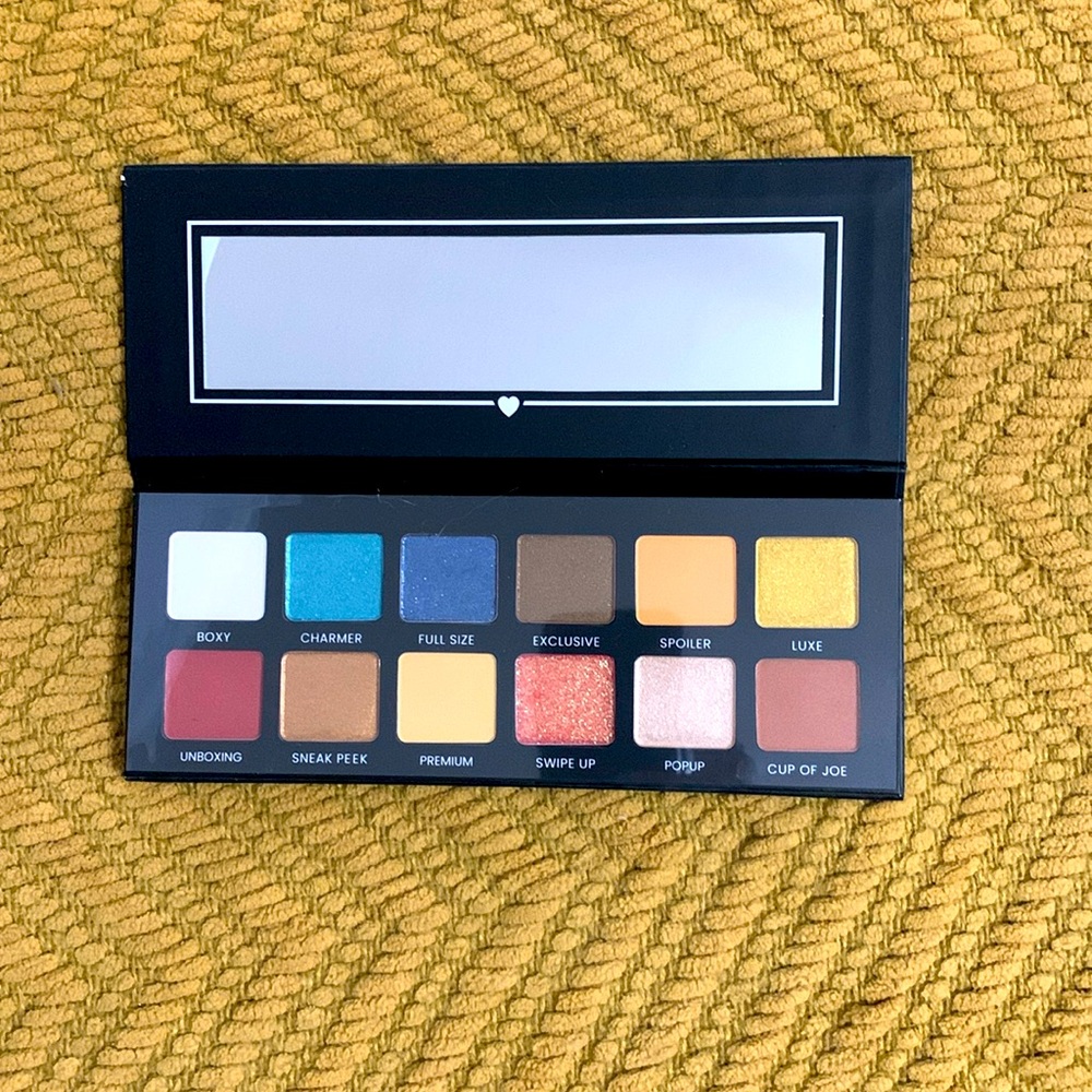 New eyeshadow pallet 12 fun colors.